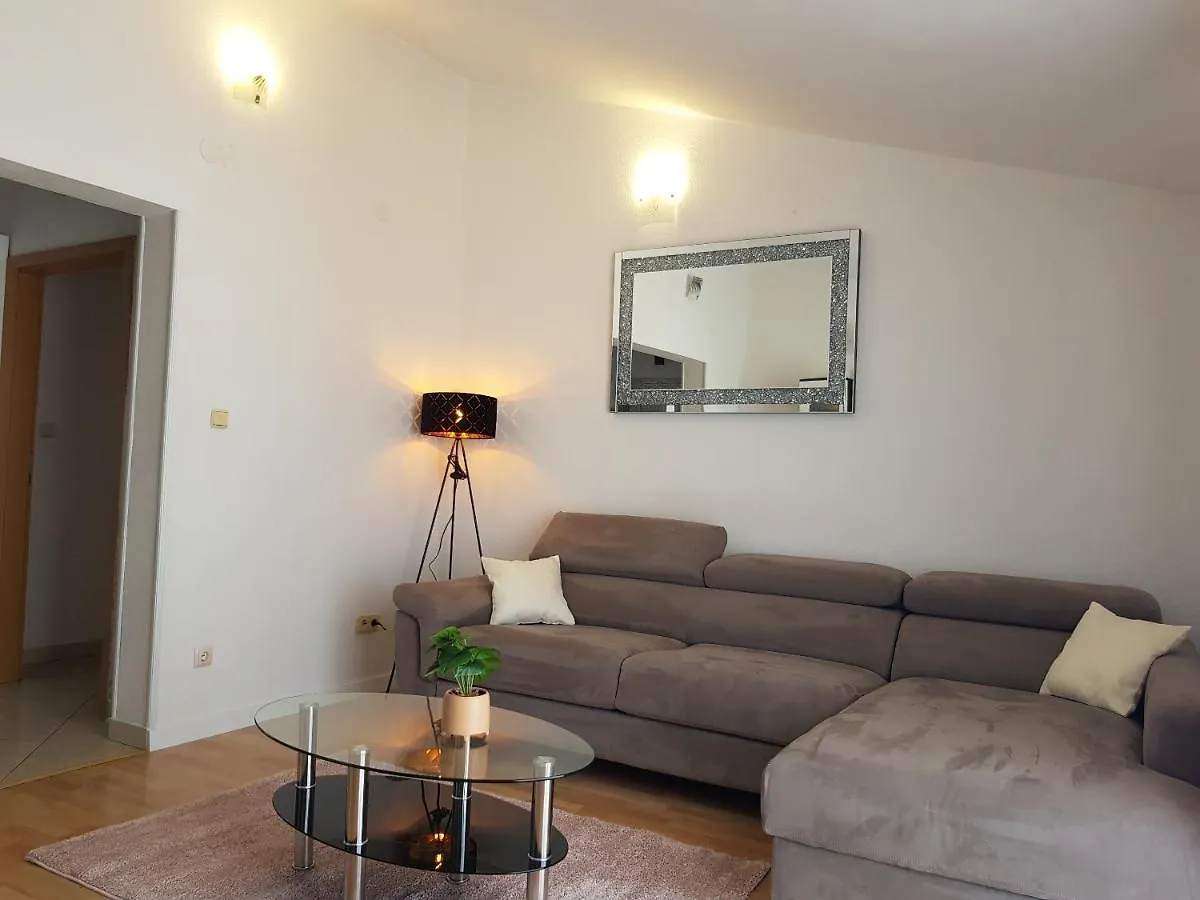 Lägenhet Apartman Mia With Pool1 Split