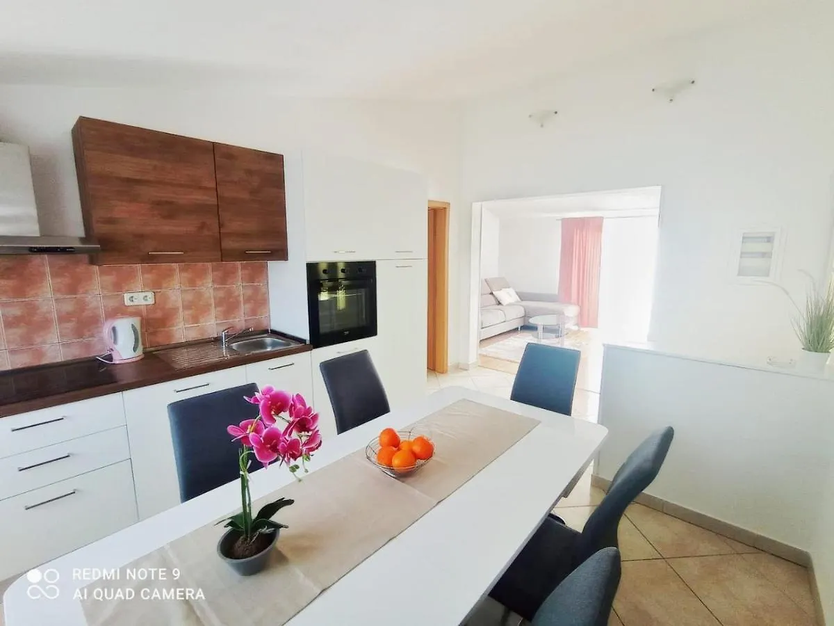 Apartman Mia With Pool1 Split Apartmán