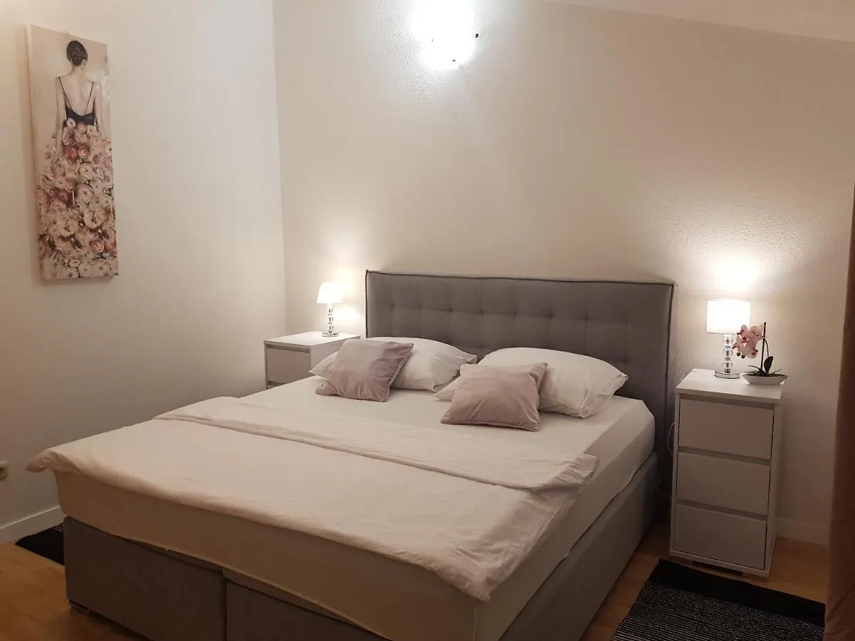 Apartment Apartman Mia With Pool1 Split