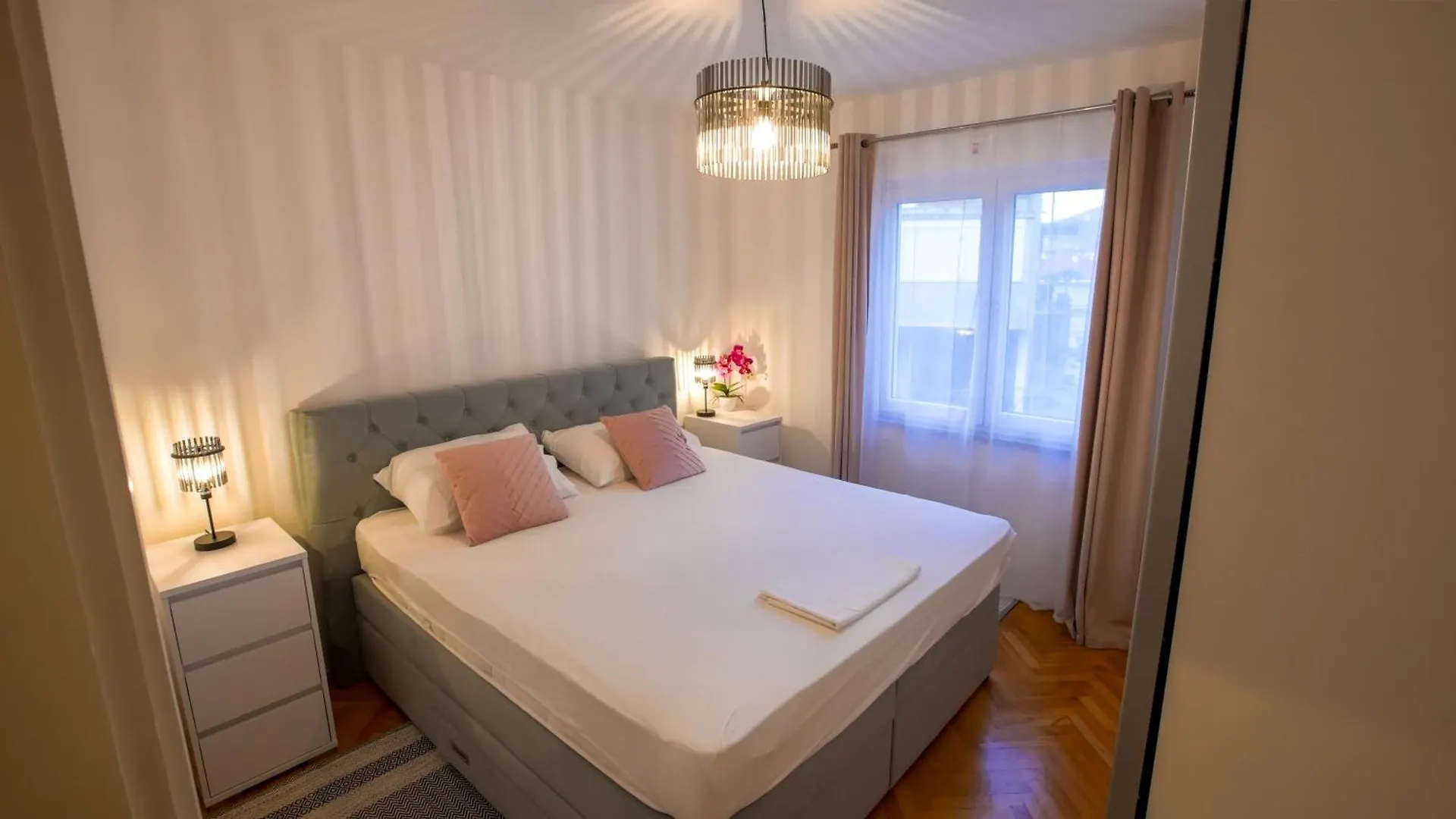 Apartman Mia With Pool1 Split Apartment